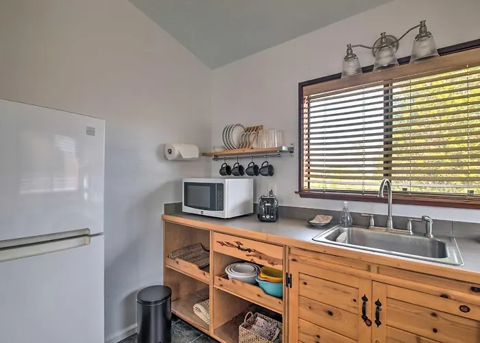 Fern Cottage Island Escape With Rainforest View!